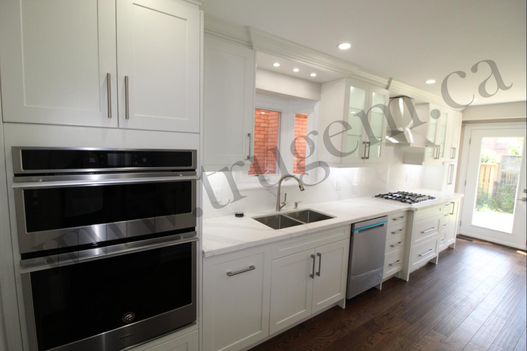contemporary kitchen white cabinets